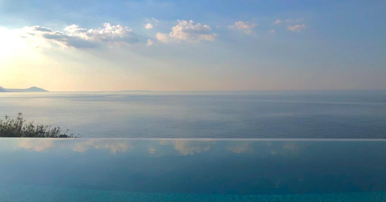 Kuro Beach House - Oceanfront Luxury & 25M Pool Achlia Dış mekan fotoğraf