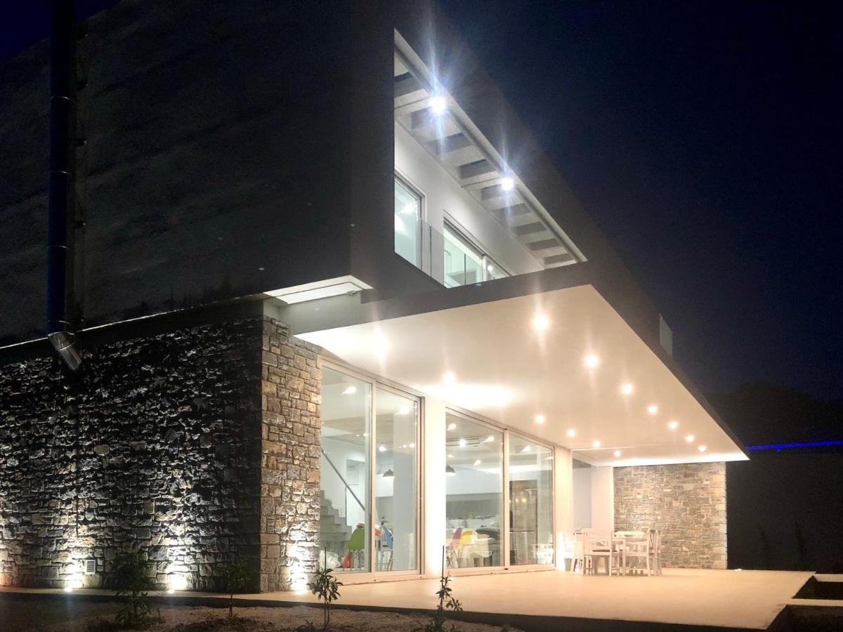 Kuro Beach House - Oceanfront Luxury & 25M Pool Achlia Dış mekan fotoğraf