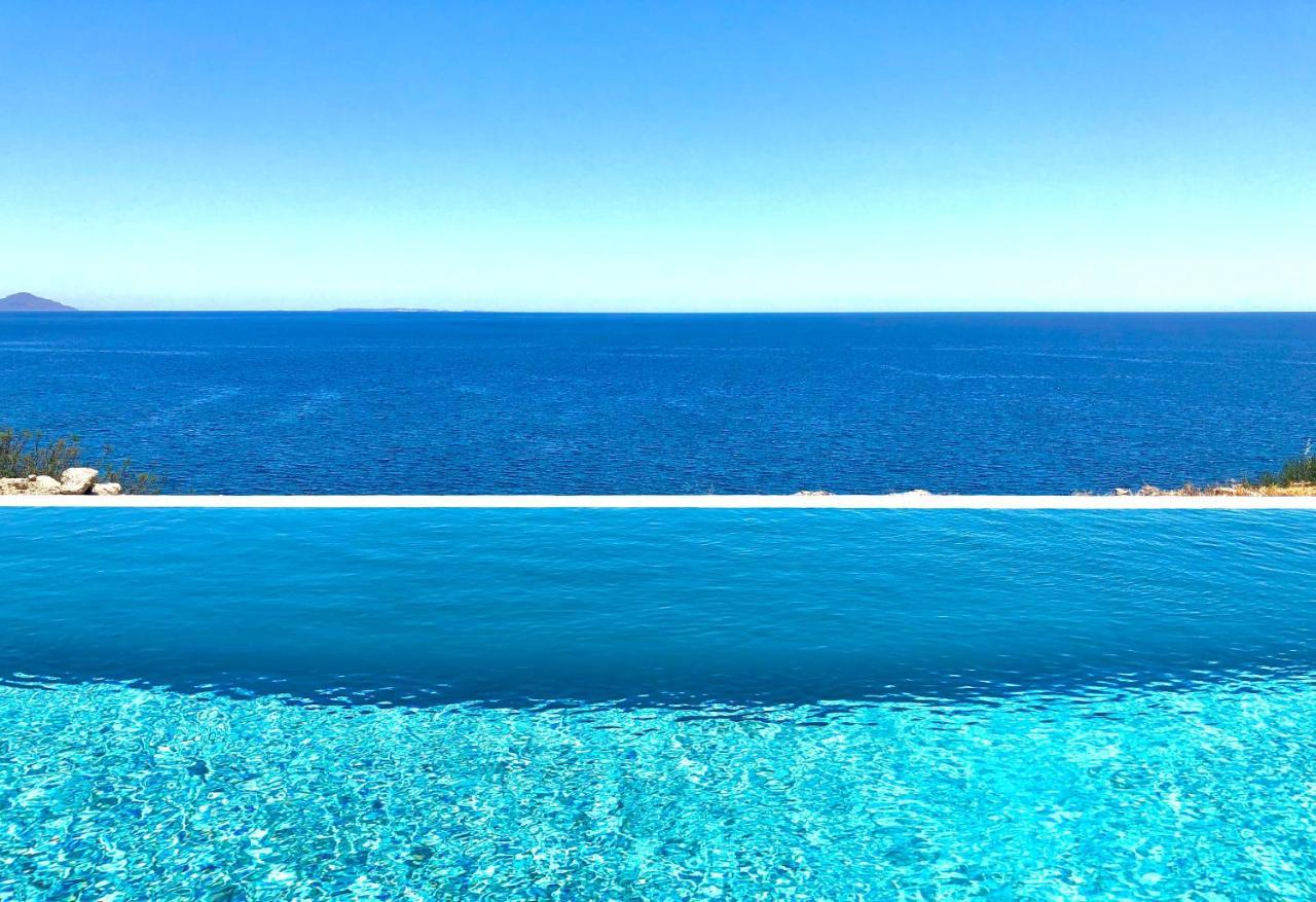 Kuro Beach House - Oceanfront Luxury & 25M Pool Achlia Dış mekan fotoğraf