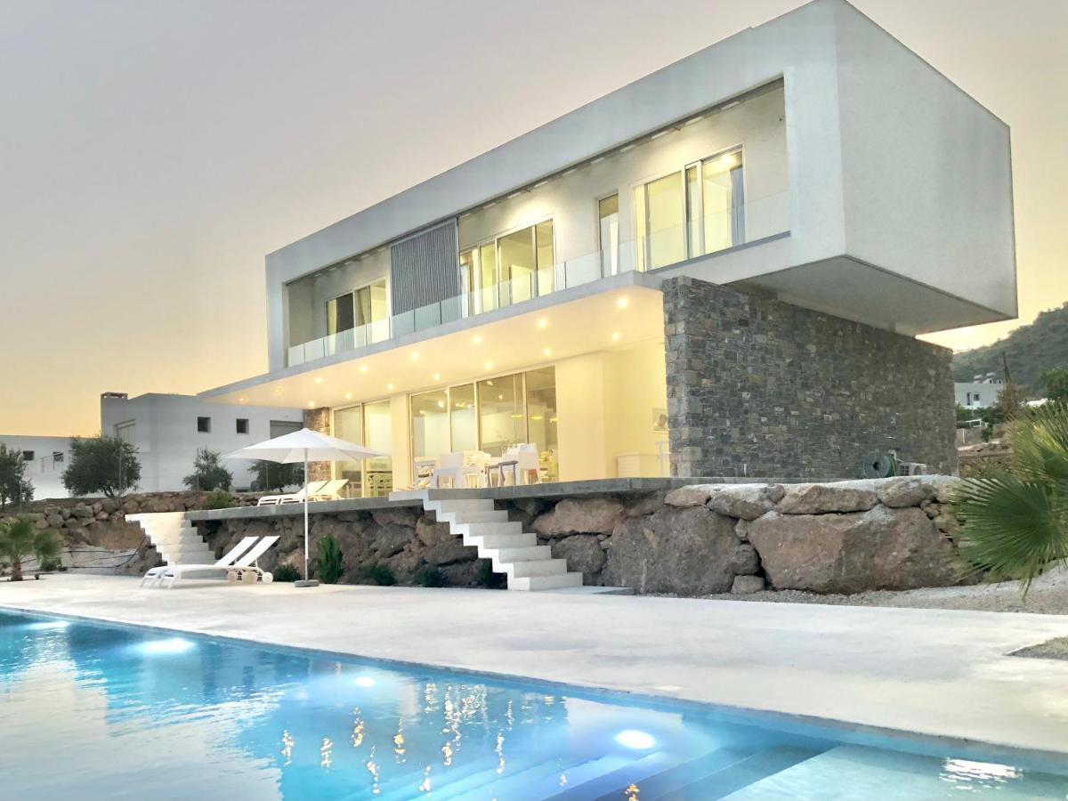 Kuro Beach House - Oceanfront Luxury & 25M Pool Achlia Dış mekan fotoğraf