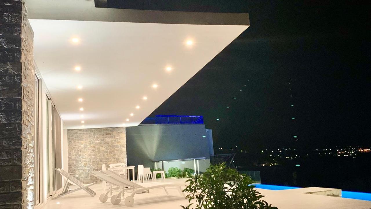 Kuro Beach House - Oceanfront Luxury & 25M Pool Achlia Dış mekan fotoğraf